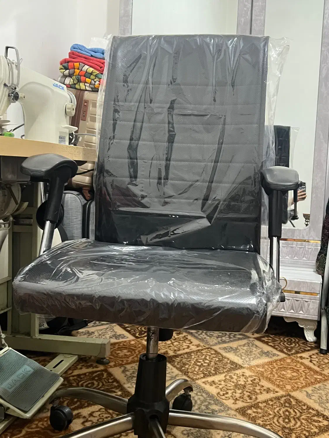 صندلی|صندلی و نیمکت|مشهد, شهرک شهید باهنر|دیوار