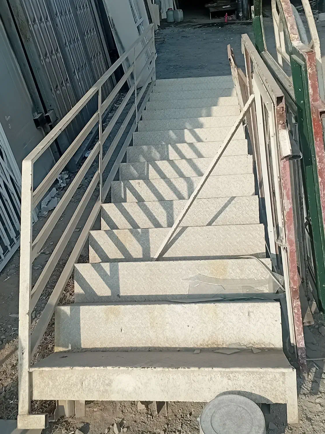 پله صاف کفی آج دار در حد نو|مصالح و تجهیزات ساختمان|چهارباغ, |دیوار