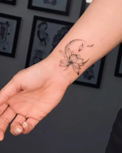 آموزش تتو بدن و تتو بدن و کاشت ناخن|خدمات آموزشی|اصفهان, باتون|دیوار