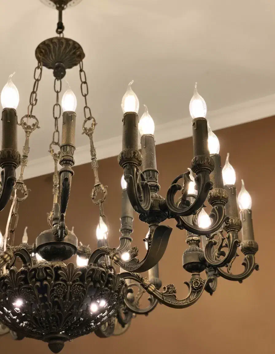 لوستر بزرگ انتیک|لوستر و چراغ آویز|تهران, وردآورد|دیوار