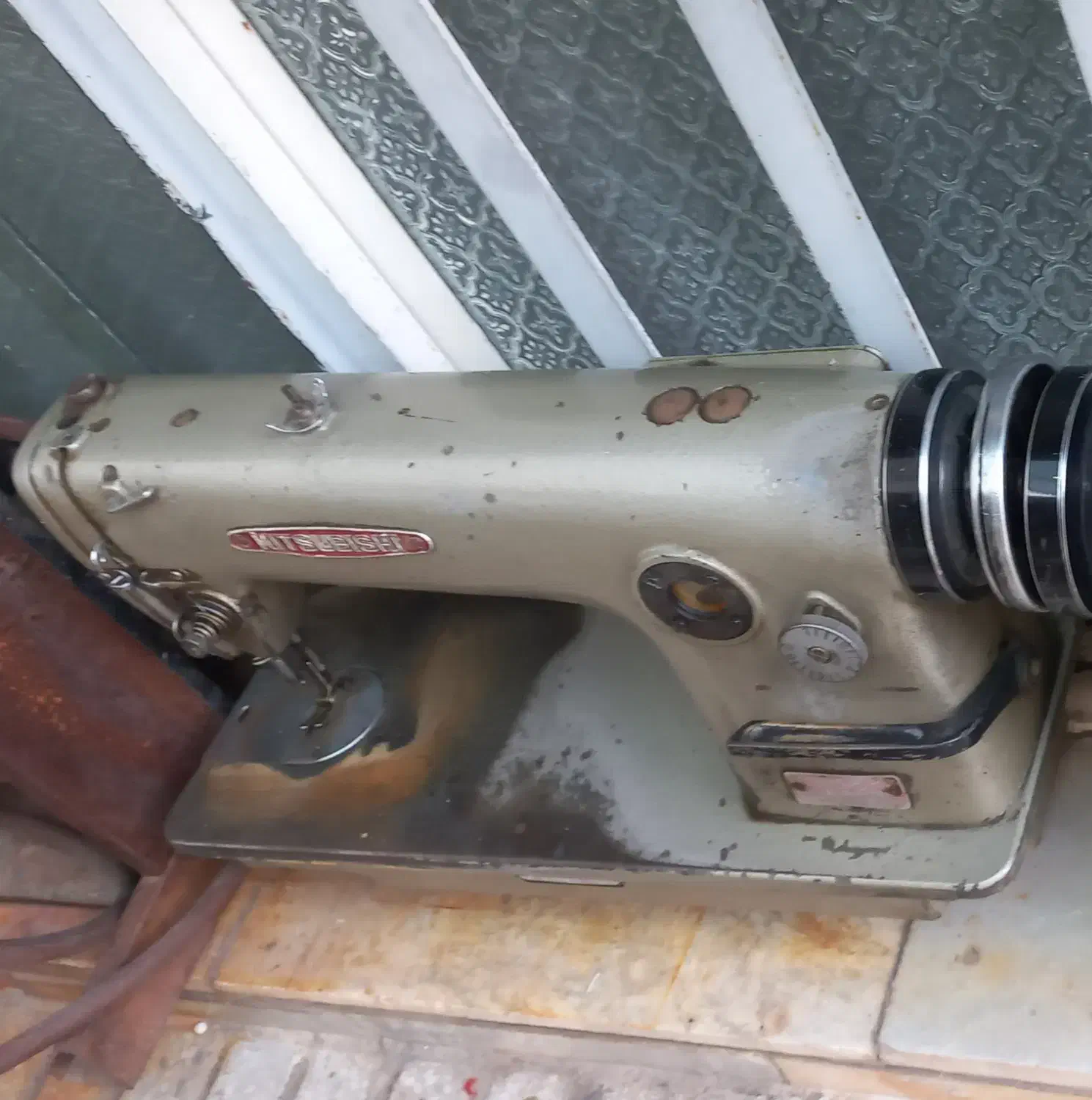 وسایل خیاطی|چرخ خیاطی و ریسندگی|سمنان, |دیوار