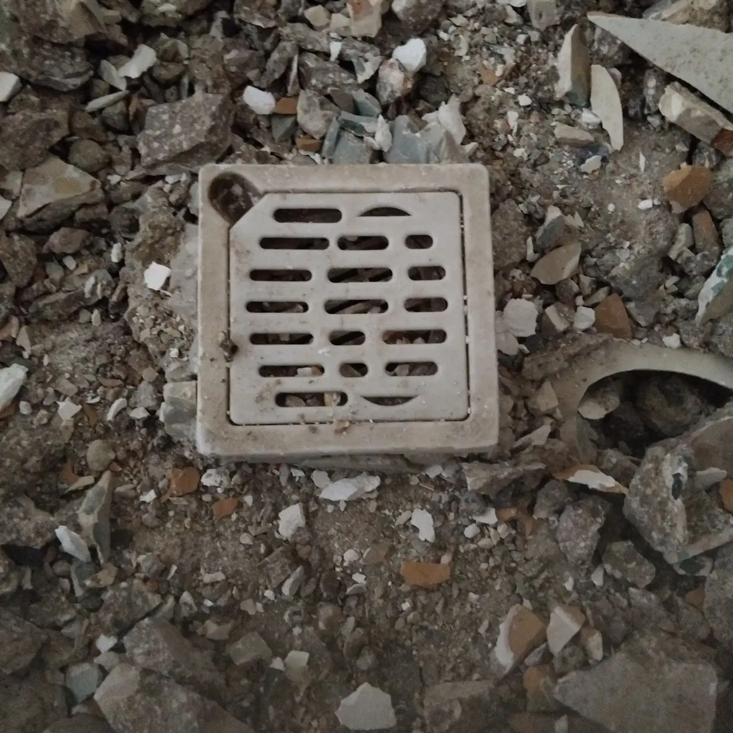 کارای تخریب آشپرخانه کف اتاق کارمون بصورت کنتراته|خدمات پیشه و مهارت|گوراب زرمیخ, |دیوار