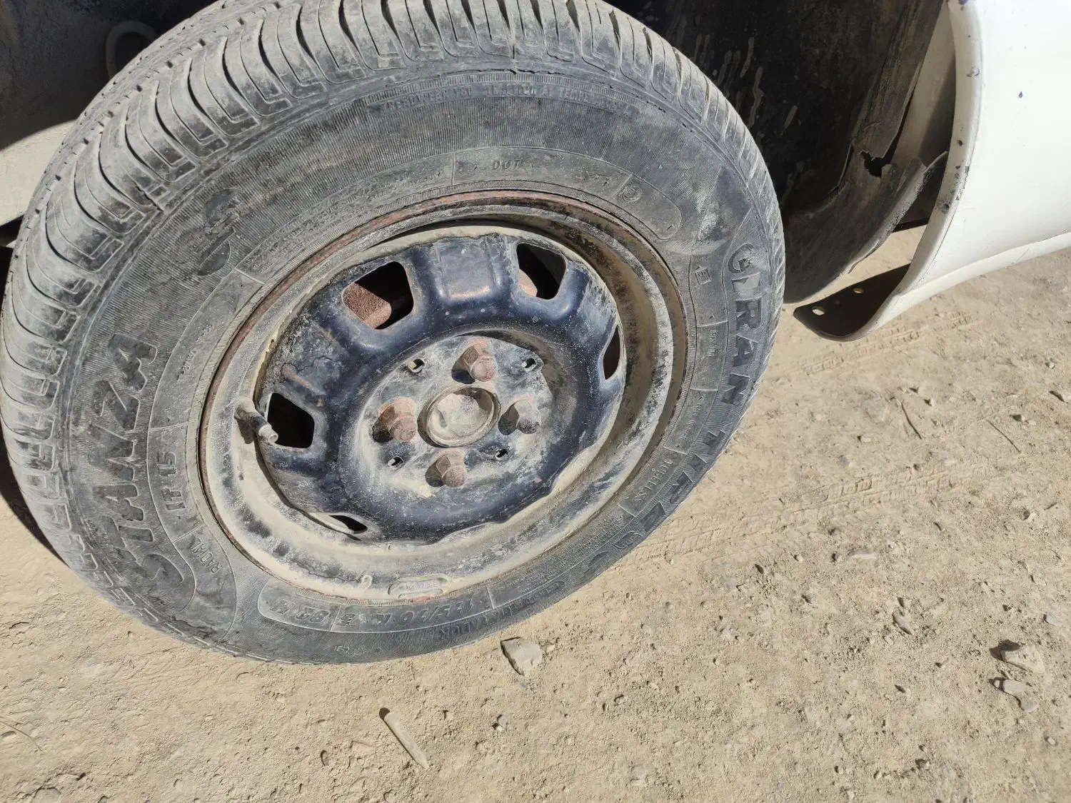 رینگ و لاستیک 13 کرولا|قطعات یدکی و لوازم جانبی|بم پشت, |دیوار