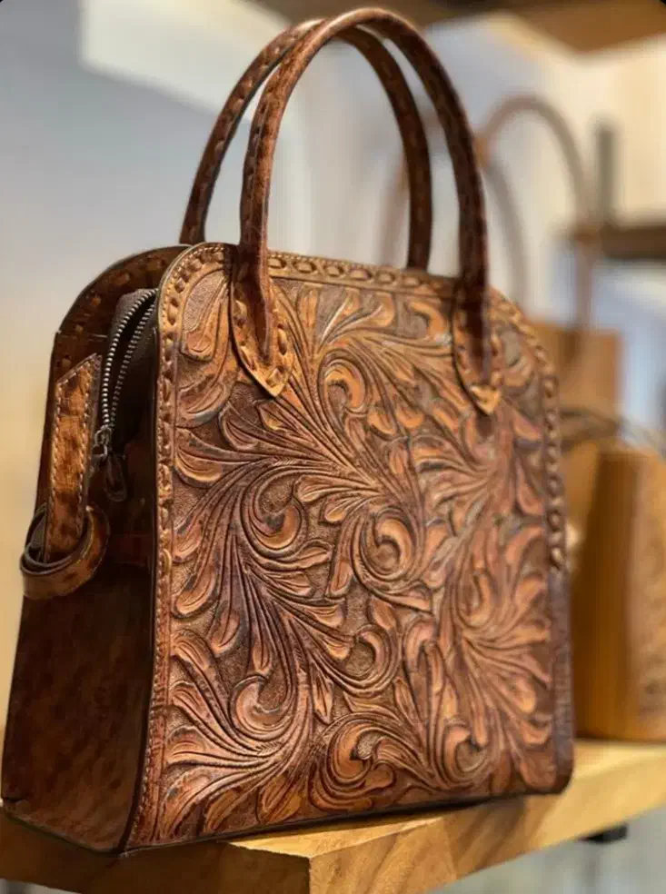 آموزش حکاکی روی چرم ، چرمدوزی با دست|خدمات آموزشی|تبریز, |دیوار