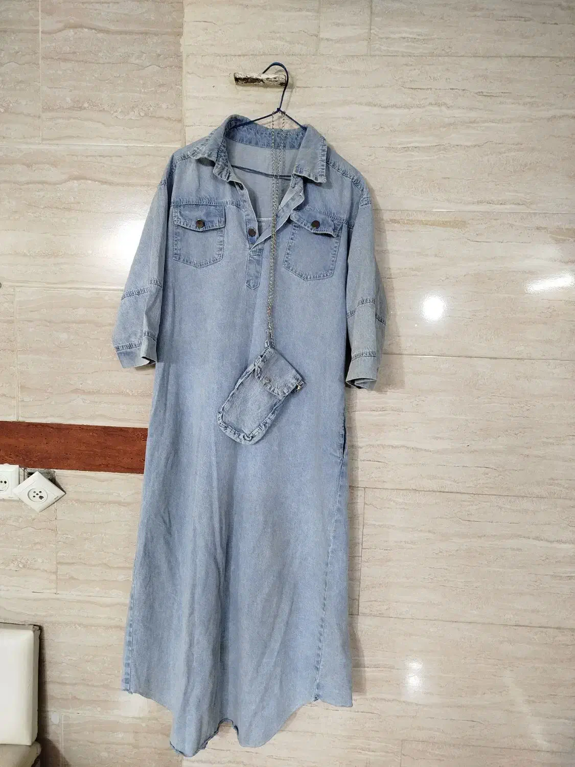 مانتو لی|لباس|ری, سیزده آبان|دیوار