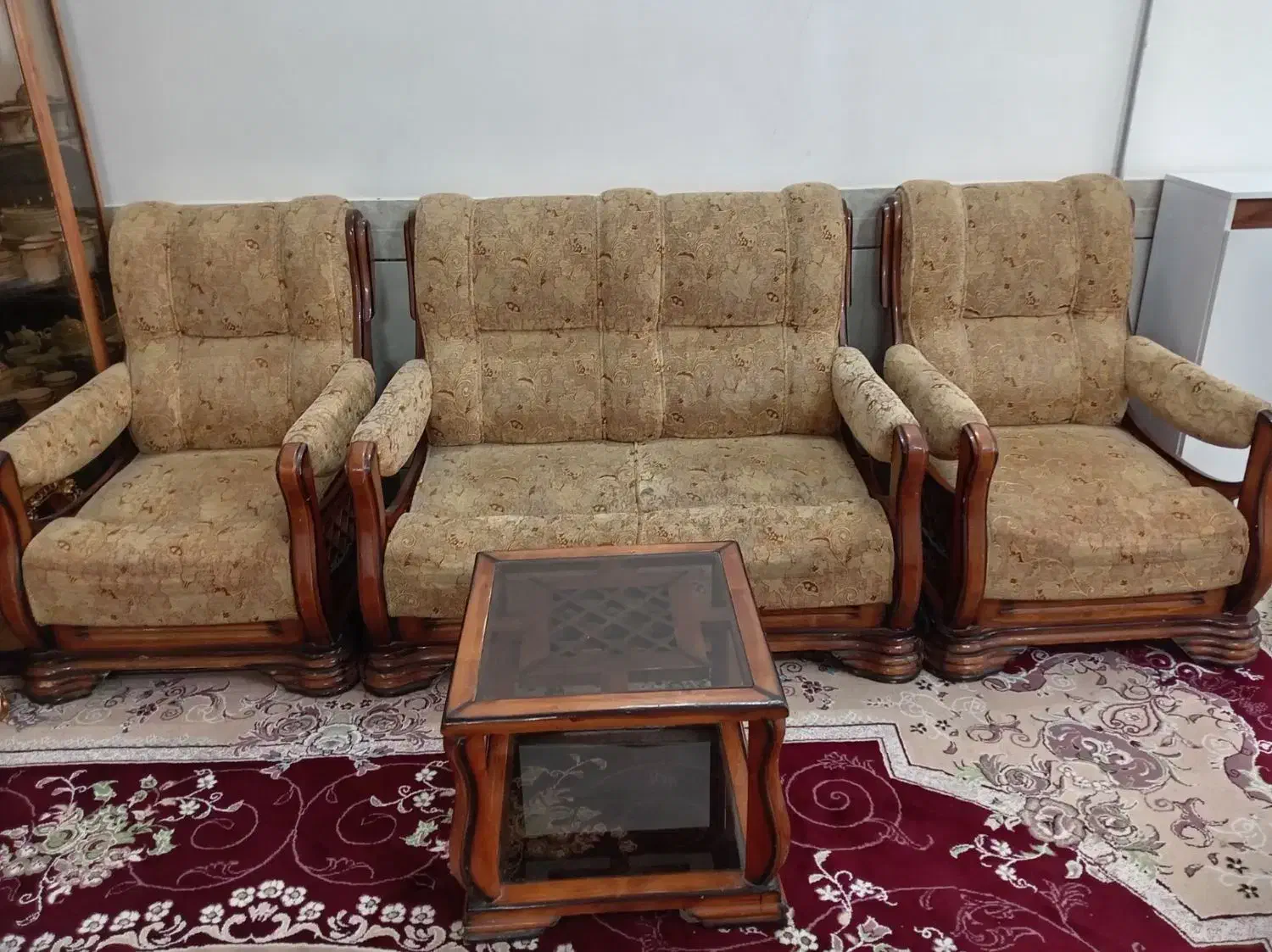 مبل با بهترین چوب|مبلمان خانگی و میز عسلی|کاشمر, |دیوار