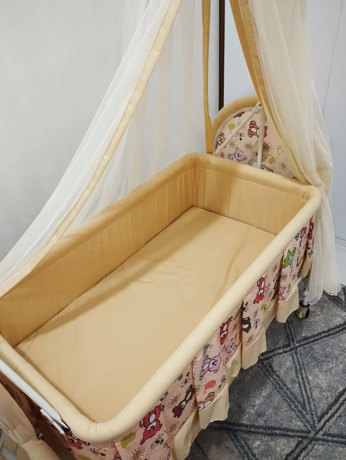 گهواره|اسباب و اثاث بچه|اقبالیه, |دیوار