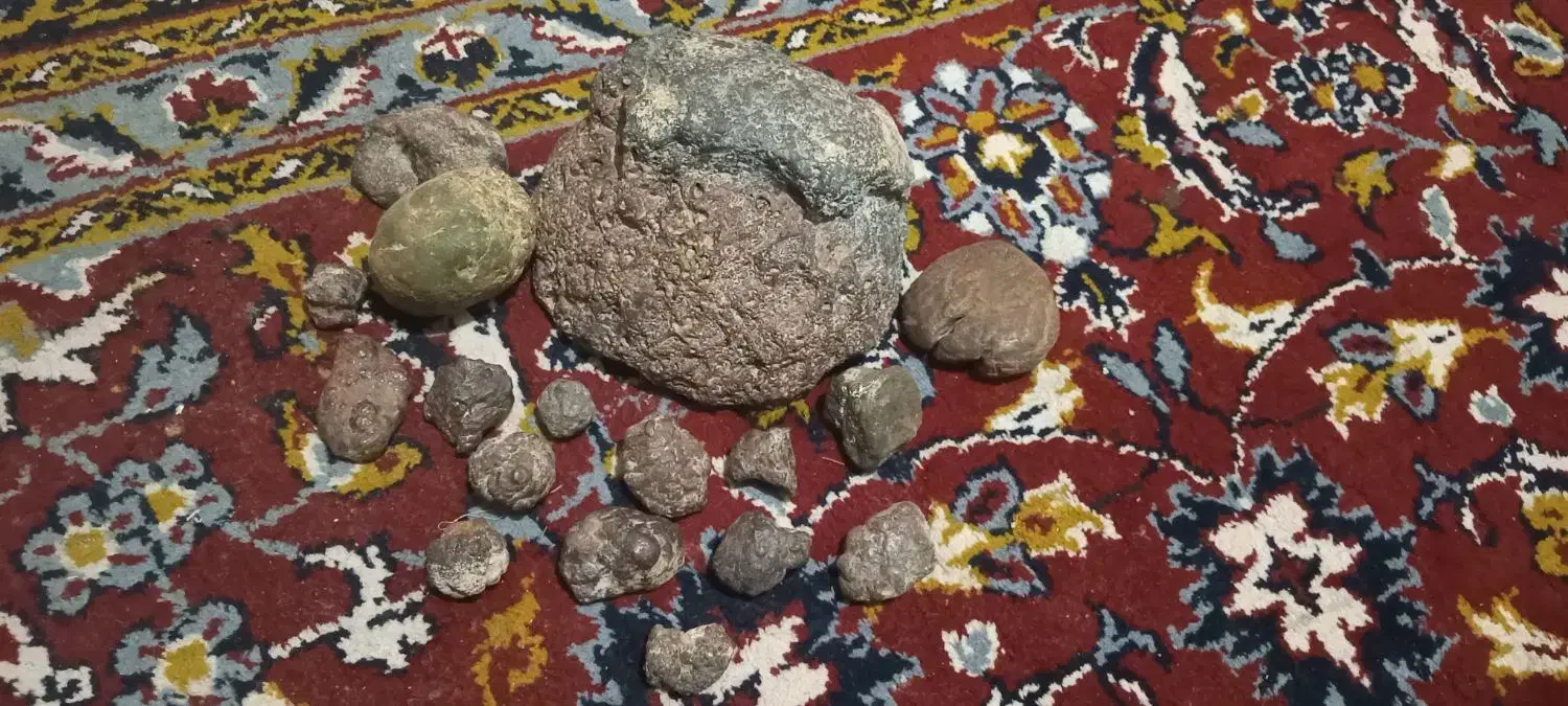 شهاب سنگ کربنی اصل|جواهرات|مشکیندشت, |دیوار