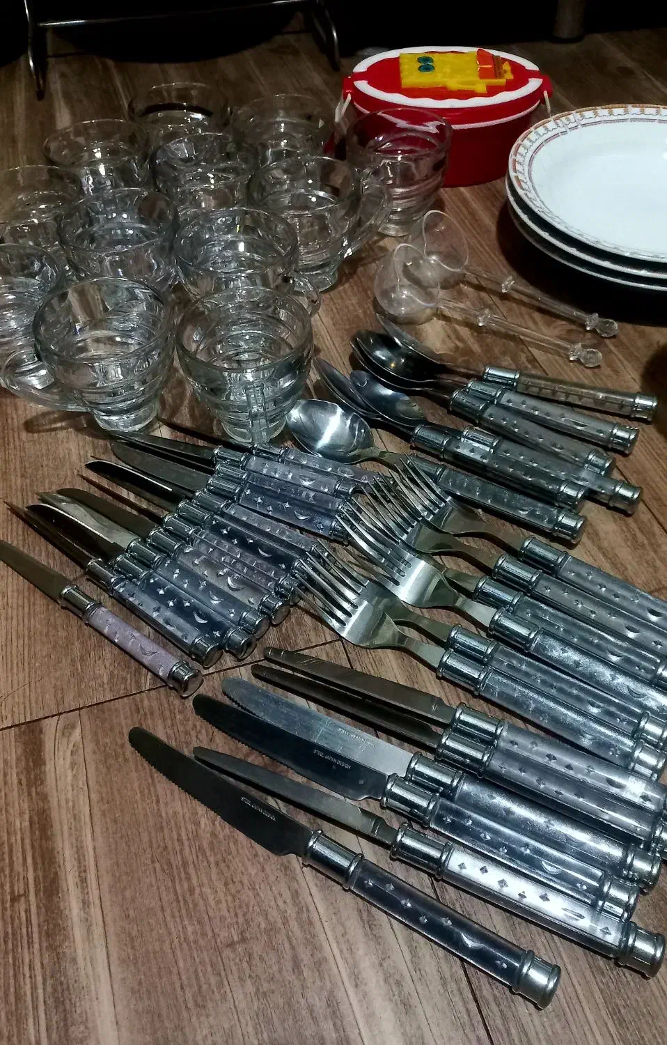 استکان،قاشق چنگال وچاقو،شکلات خوری،بشقاب|ظروف سرو و پذیرایی|رشت, شهرک قدس|دیوار