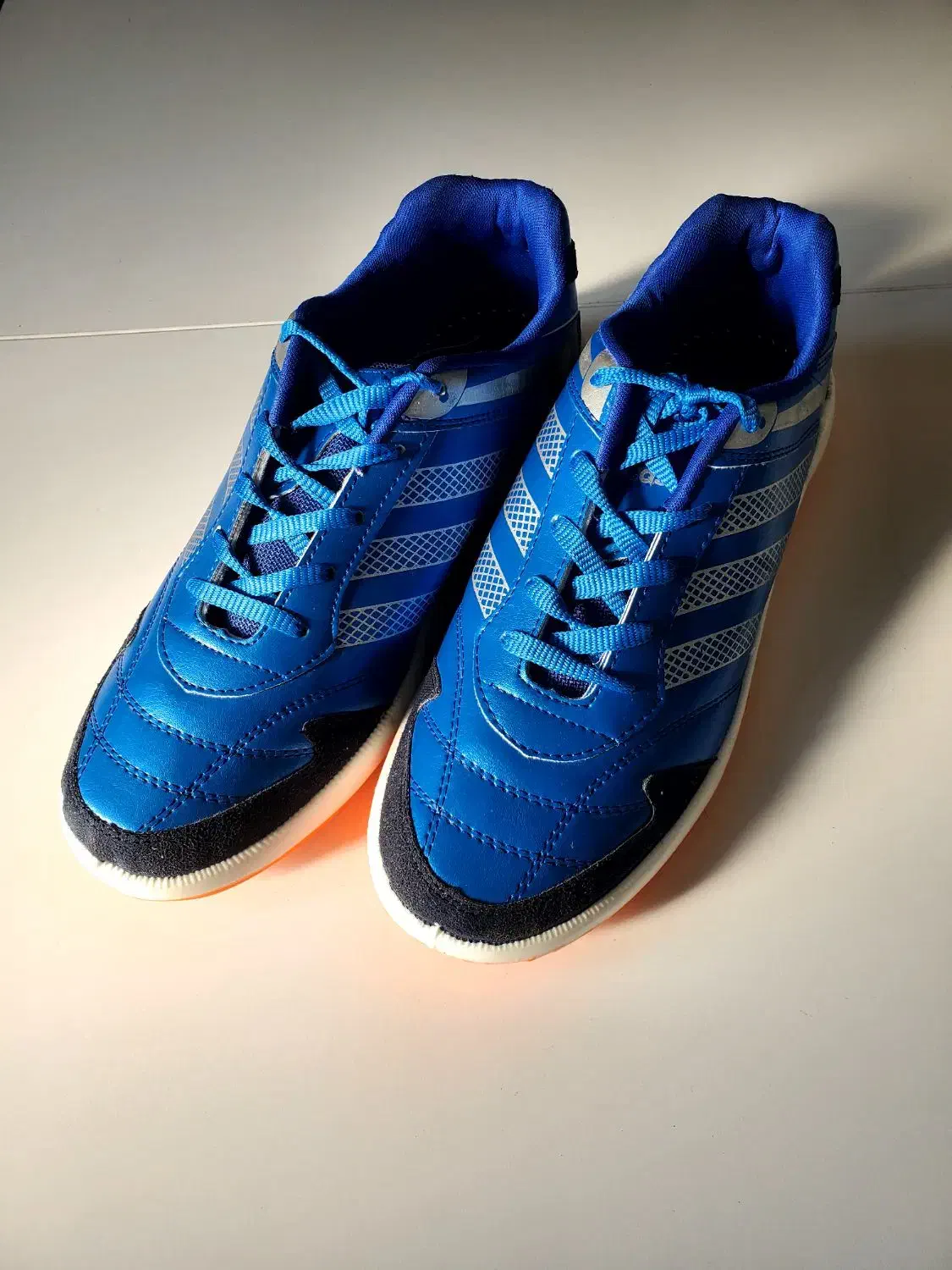 کفش بزرگ پا آدیداس سالنی سایز ۴۵ و ۴۶ و ۴۷|کیف، کفش، کمربند|اهواز, کمپلو جنوبی|دیوار