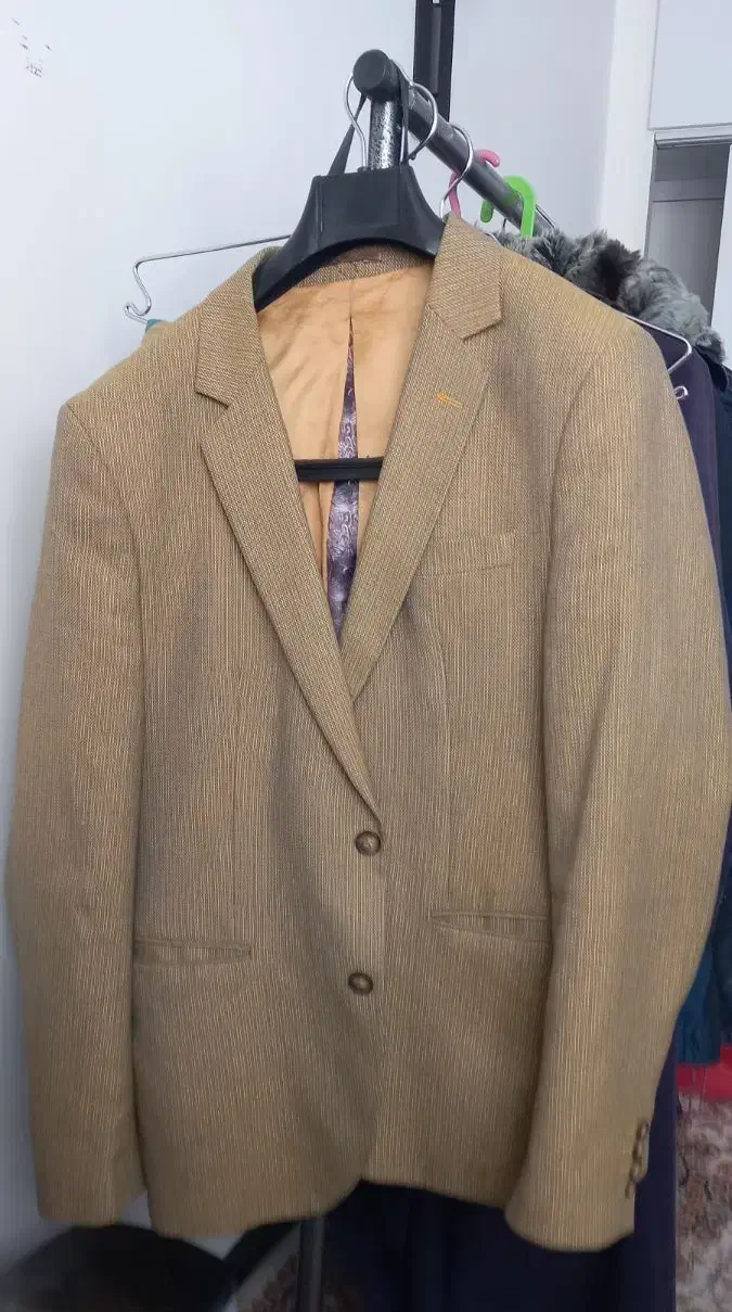 کت و شلوار|لباس|صدرا-فارس, فاز ۱|دیوار