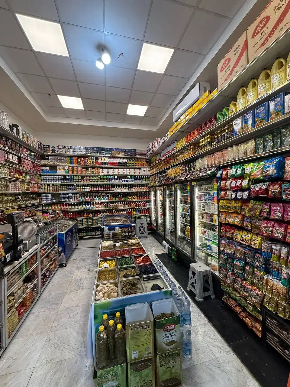 نیروی خانوم جهت کار در فروشگاه مواد غذایی|استخدام خدمات فروشگاه و رستوران|تهران, مرزداران|دیوار