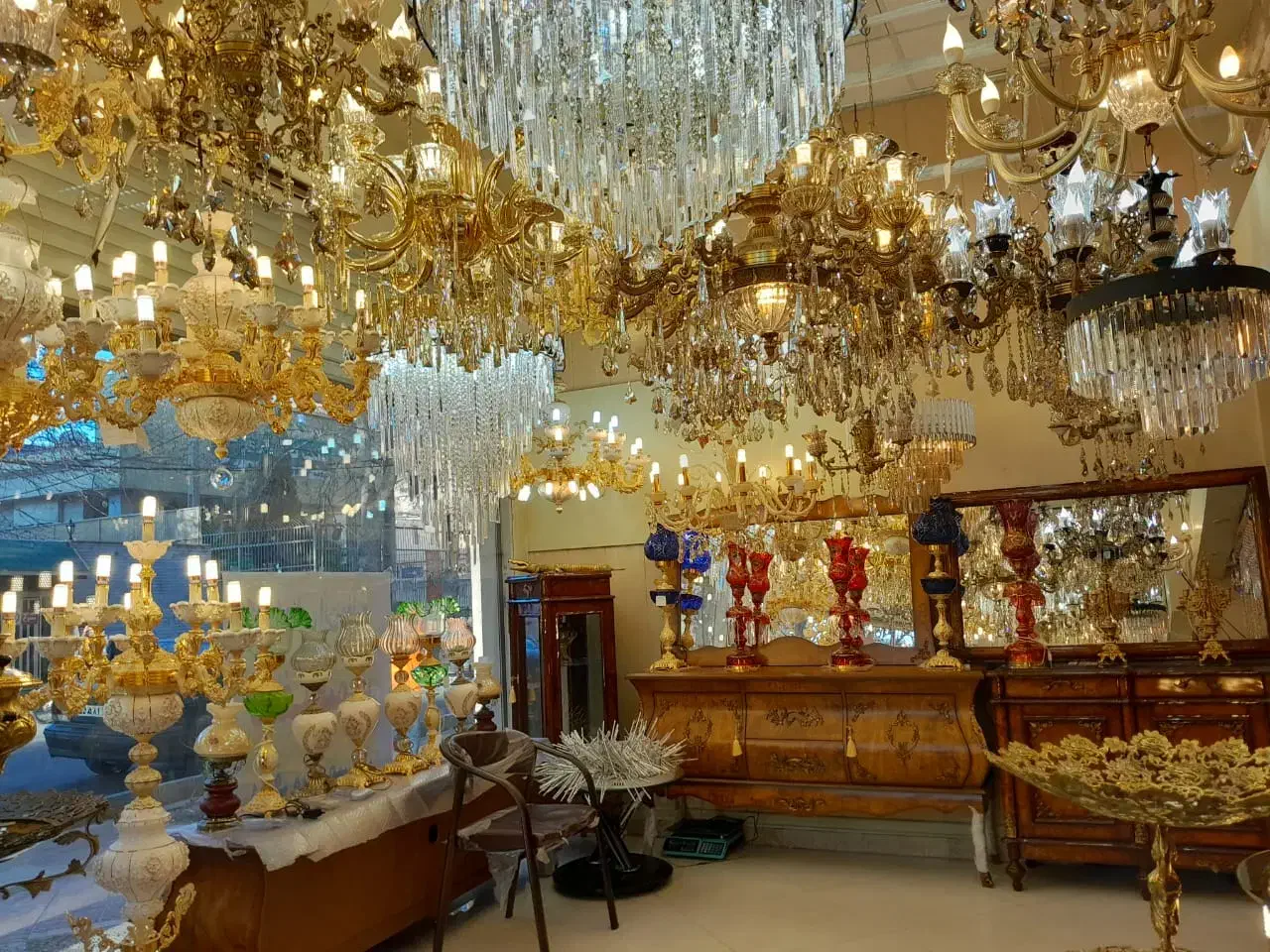 طرح تعویض لوستر نو باکهنه|لوستر و چراغ آویز|اسلامشهر, شهرک واوان|دیوار