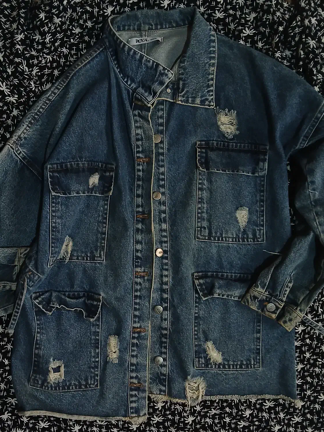 کت لی|لباس|بندر انزلی, جفرود پایین|دیوار