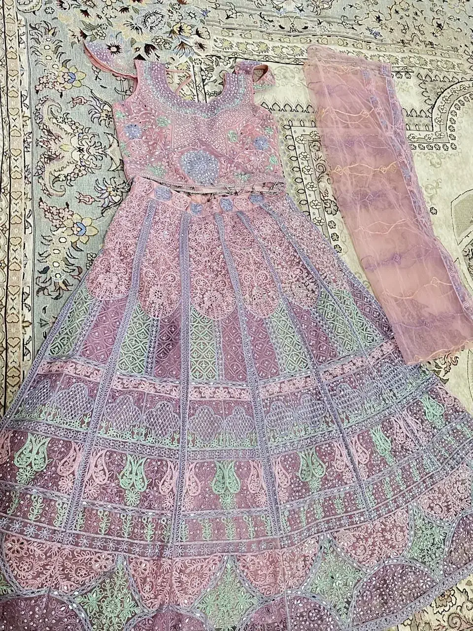 لباس هندی|لباس|قشم, |دیوار