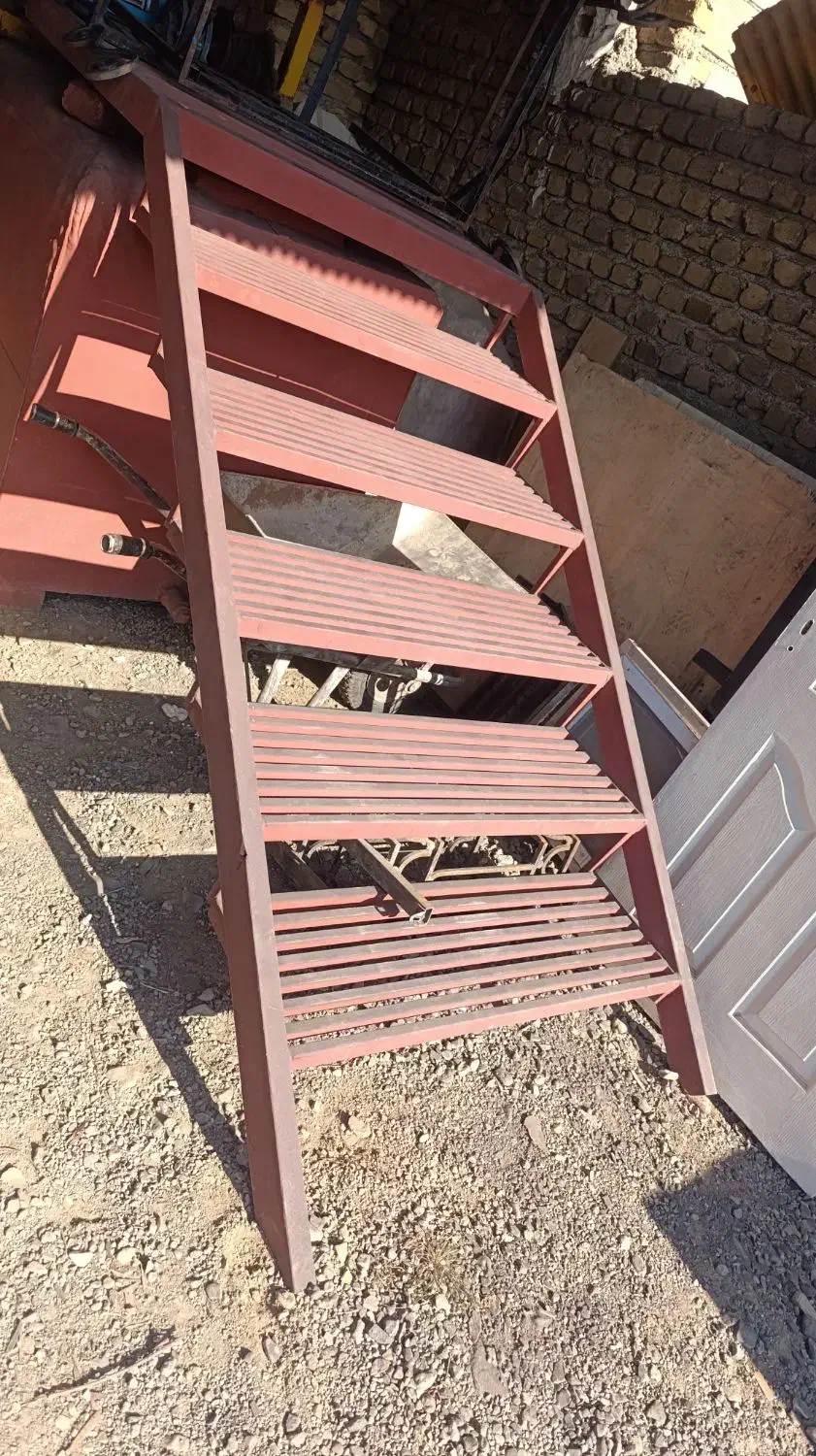 پله آهنی پاگرد پله درب|مصالح و تجهیزات ساختمان|نظرآباد, شهرک بزرگمهر|دیوار