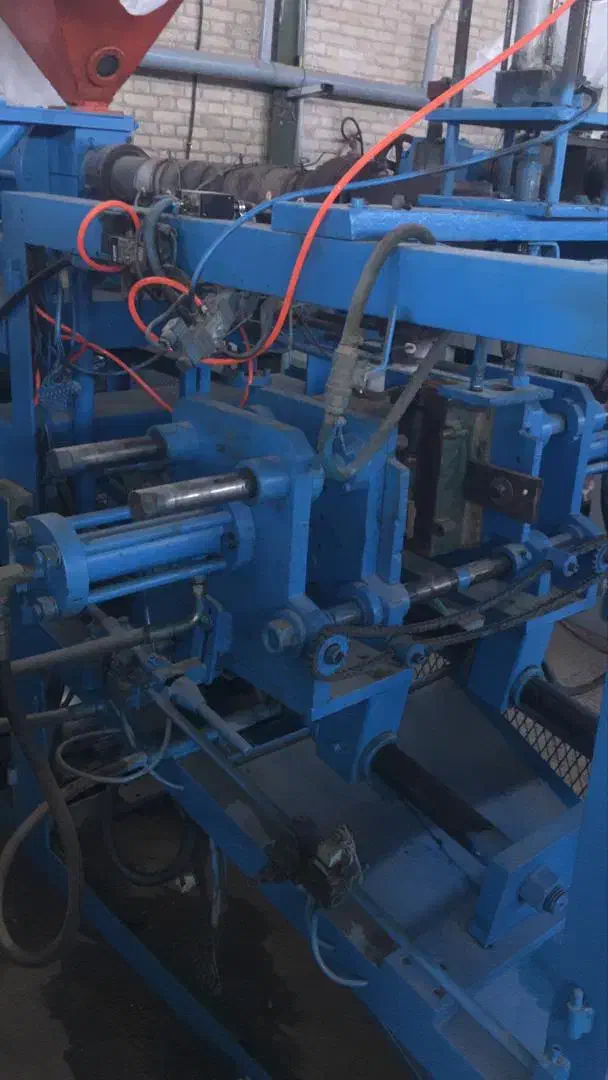 دستگاه تزریق بادی 10لیتری و 2لیتری|ماشین‌آلات صنعتی|اصفهان, قهجاورستان|دیوار