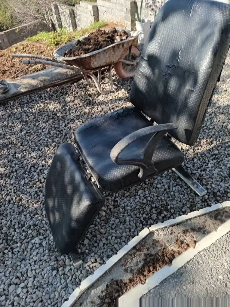 فروش دوتا صندلی و باکس|آرایشگاه و سالنهای زیبایی|قائمشهر, |دیوار