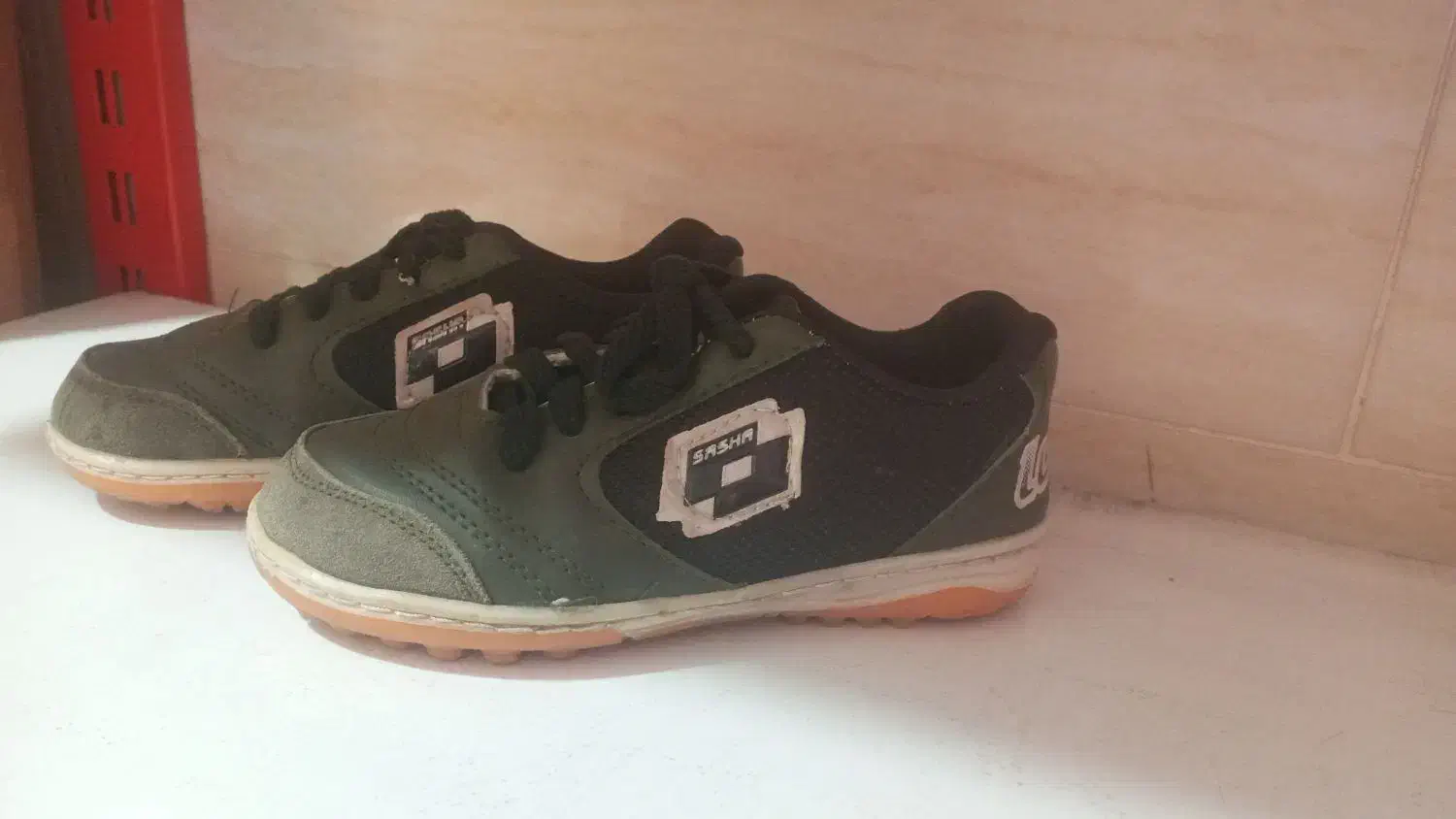 ورزشی|کفش و لباس بچه|دوگنبدان, |دیوار