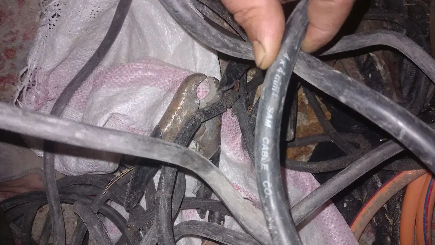 کابل جوش و برق|سایر لوازم برقی|تربتحیدریه, کلاته توکلی|دیوار