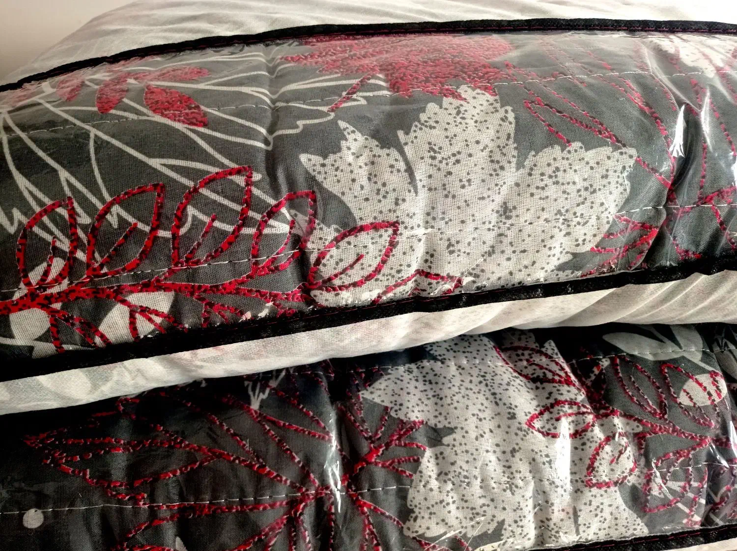 تشک مهمان وبالش|رختخواب، بالش، پتو|رشت, انصاری|دیوار