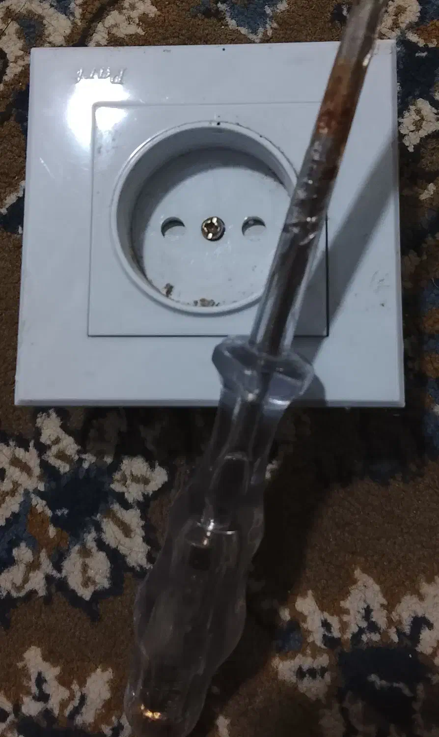 نصب و تعمیرات برق منزل|خدمات پیشه و مهارت|امامزاده عبدالله, |دیوار