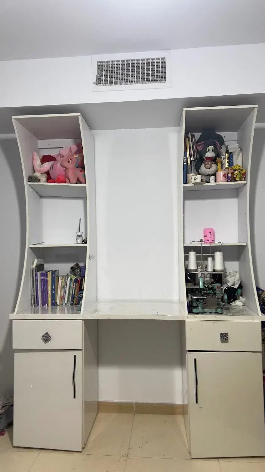 ویترین ارایشگاه و کتابخانه|کتابخانه، شلف، قفسه‌های دیواری|کرج, گلستان|دیوار