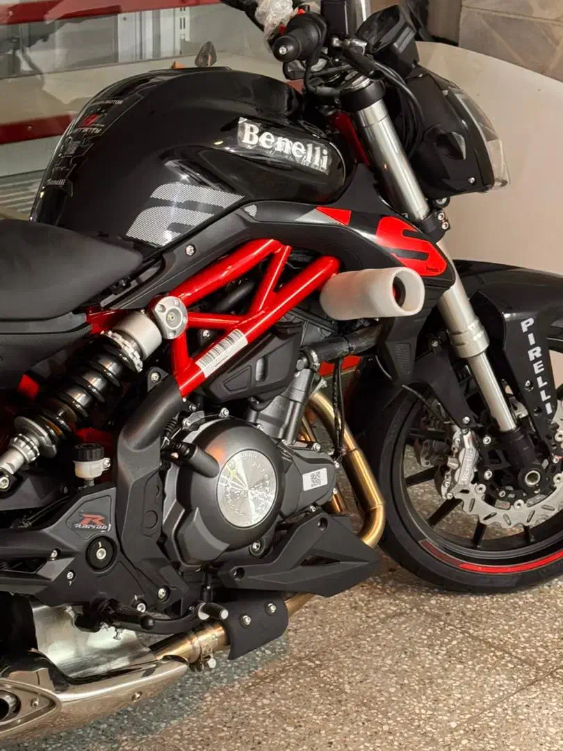 بنلی دوسیلندر صفر|موتورسیکلت|یزد, |دیوار