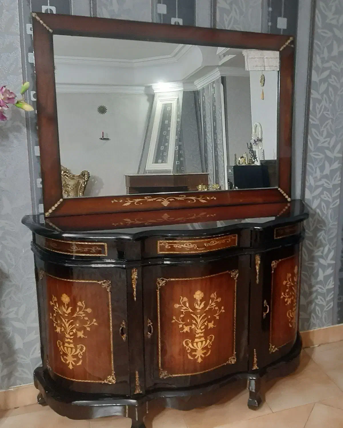 میز کنسول قهوه ای مشکی کارکرده|بوفه، ویترین، کنسول|ورامین, ورامین|دیوار