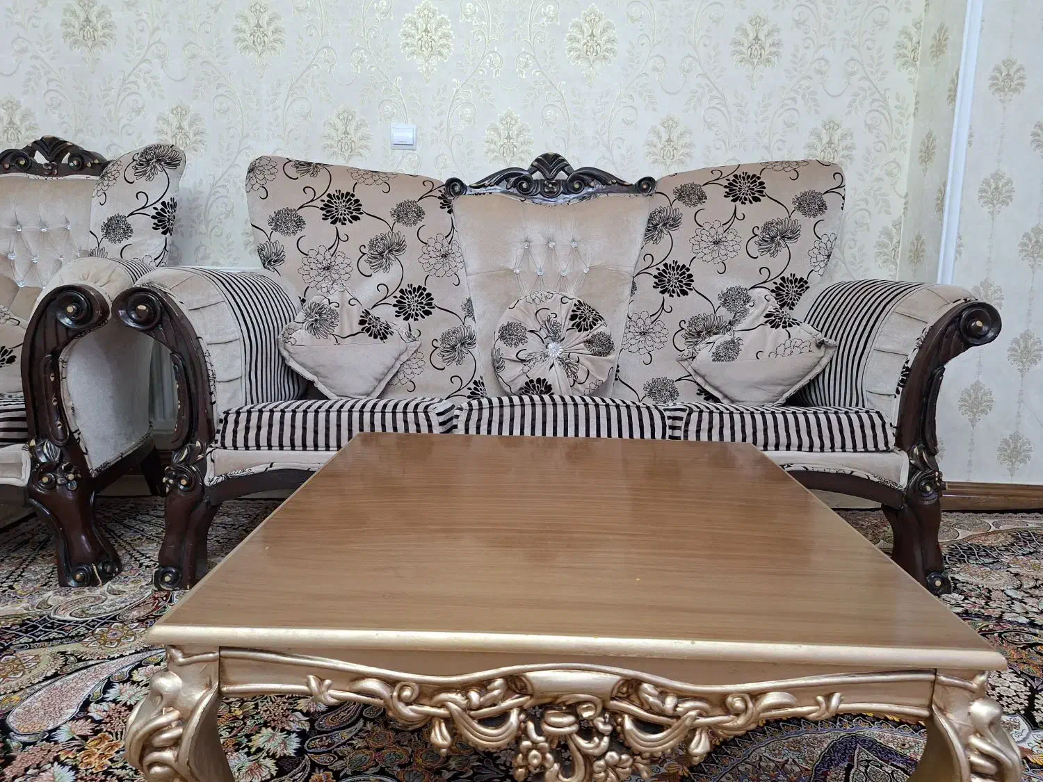 مبل ۷ نفره کلاسیک|مبلمان خانگی و میز عسلی|شاهدشهر, |دیوار