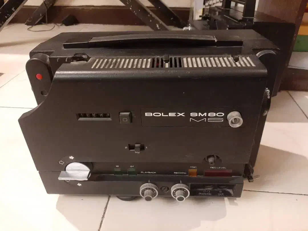 ۲ دستگاه آپارات کلکسیونی(Super 8) با تجهیزات کامل|کلکسیون اشیاء عتیقه|تهران, قلهک|دیوار