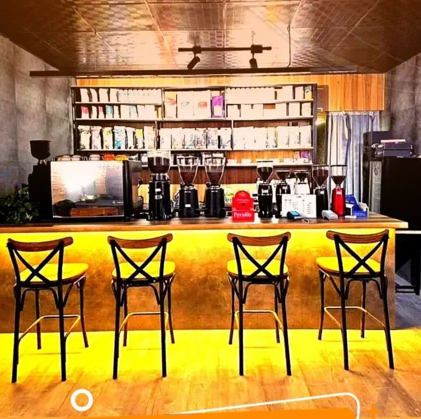 صندلی و میز فلزی و چوبی ایلیکا مدرن|میز و صندلی غذاخوری|تهران, شهید رجایی|دیوار