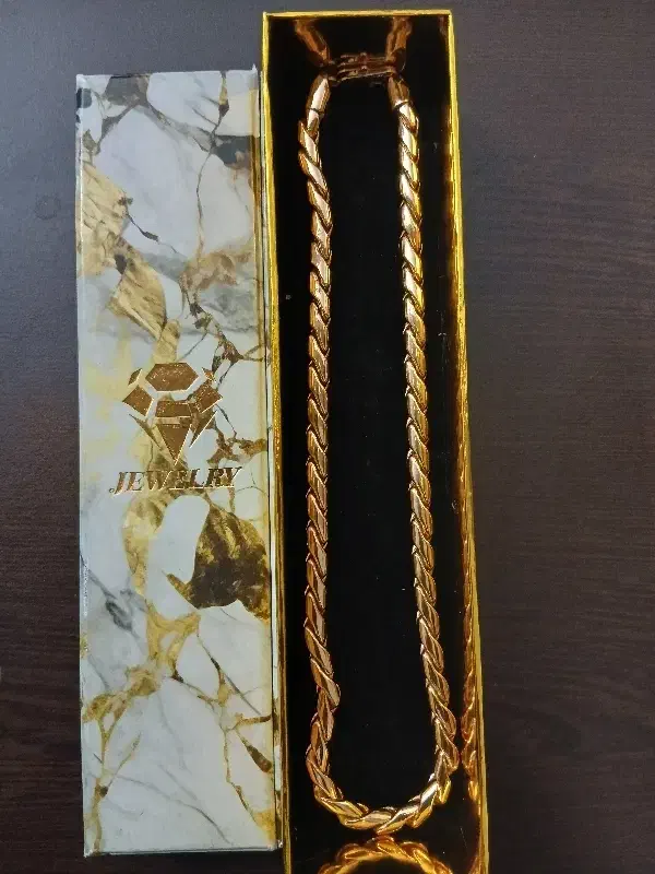 گردن بند و زنجیر کارتیر طلایی وعینک دودی|جواهرات|مشهد, میعاد (شهرک غرب)|دیوار