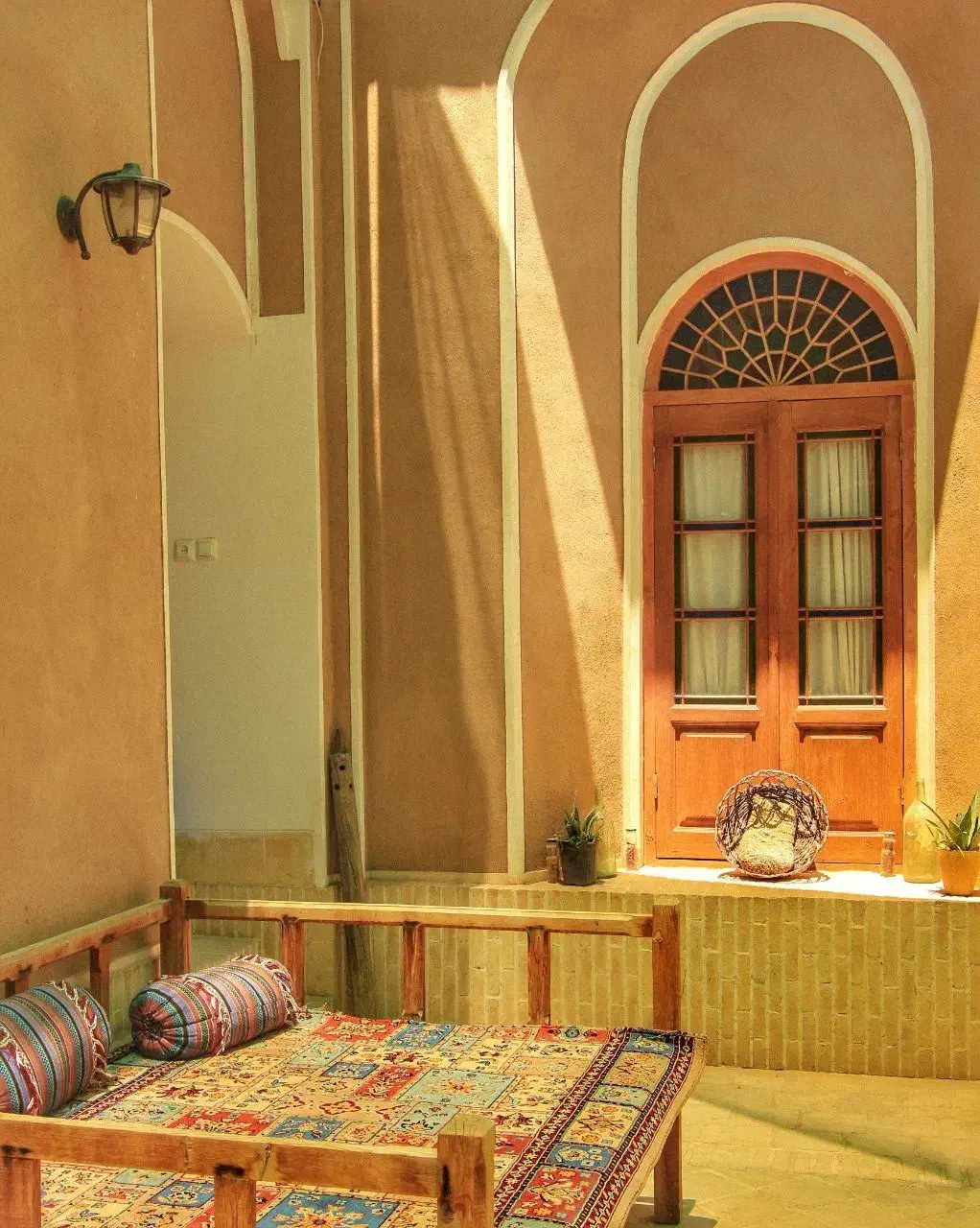 استخدام خانه دار در اقامتگاه سنتی اردکان|استخدام سرایداری و نظافت|اردکان, |دیوار