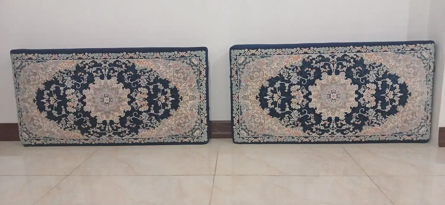 یک جفت پشتی  نو|پشتی|خاوران, |دیوار