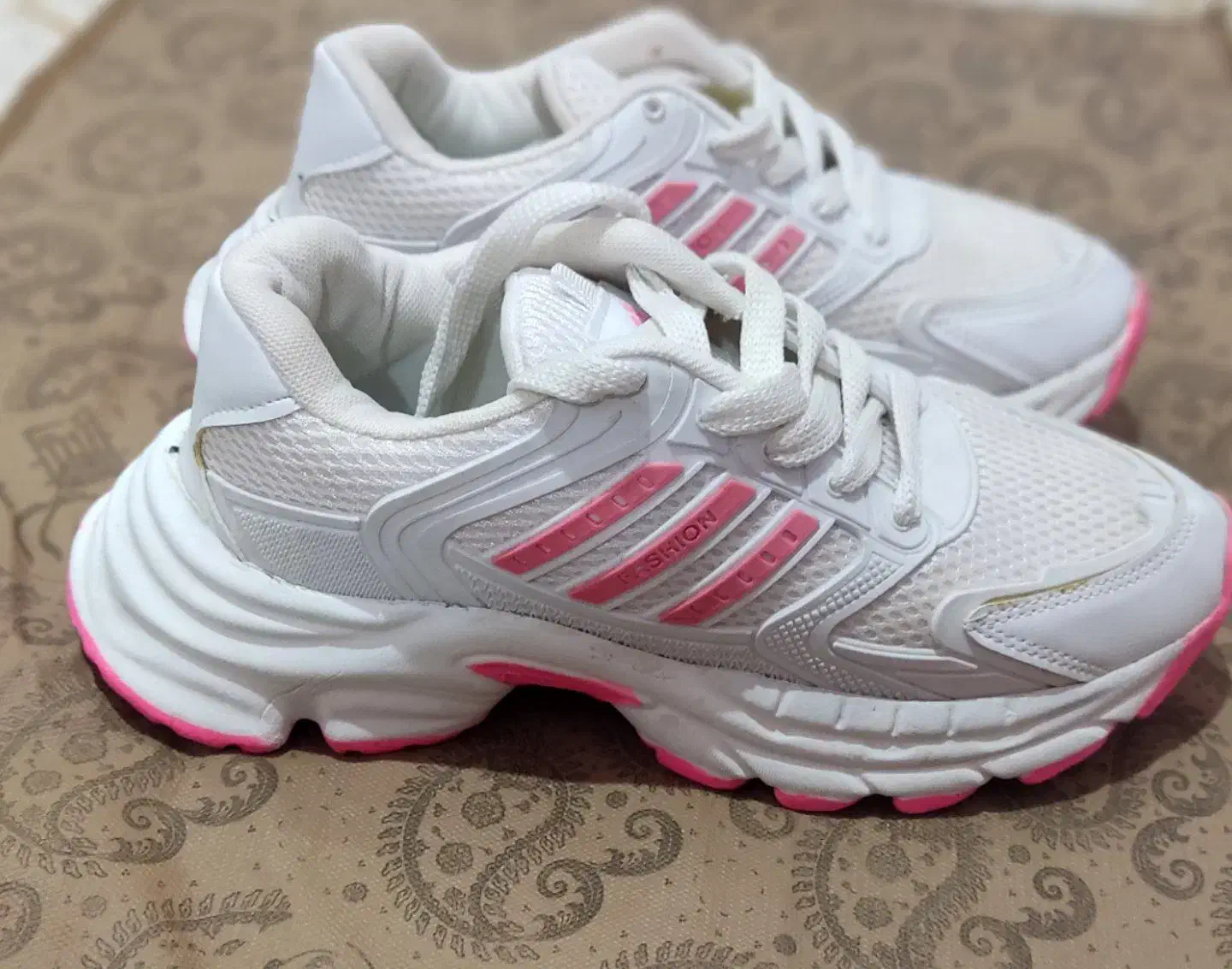 کفش اسپرت ۳۳تا ۴۰|کفش و لباس بچه|سرپل ذهاب, |دیوار