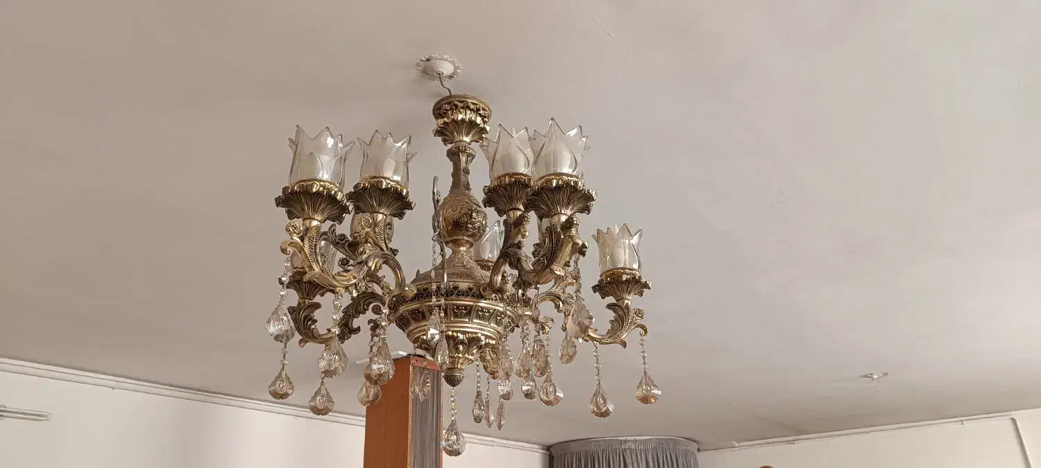 یک عدد لوستر 10 شاخه|لوستر و چراغ آویز|مشهد, فدک|دیوار