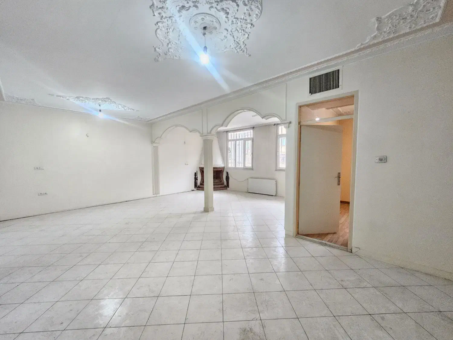 ۱۱۰ متر/تک واحد/غربی ها/۱۲ متر بالکن/غرق نور