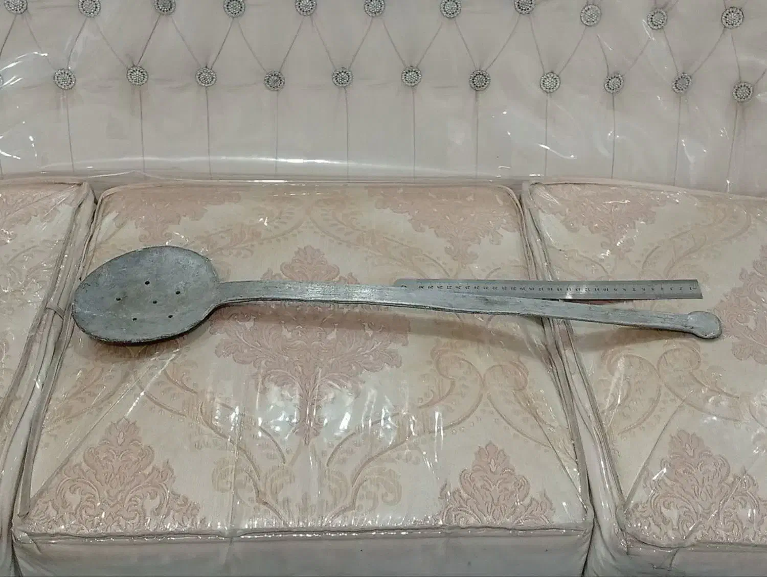 قابلمه روحی بزرگ قدیمی|ظروف پخت‌وپز|فولادشهر, مسکن مهر فولادشهر|دیوار