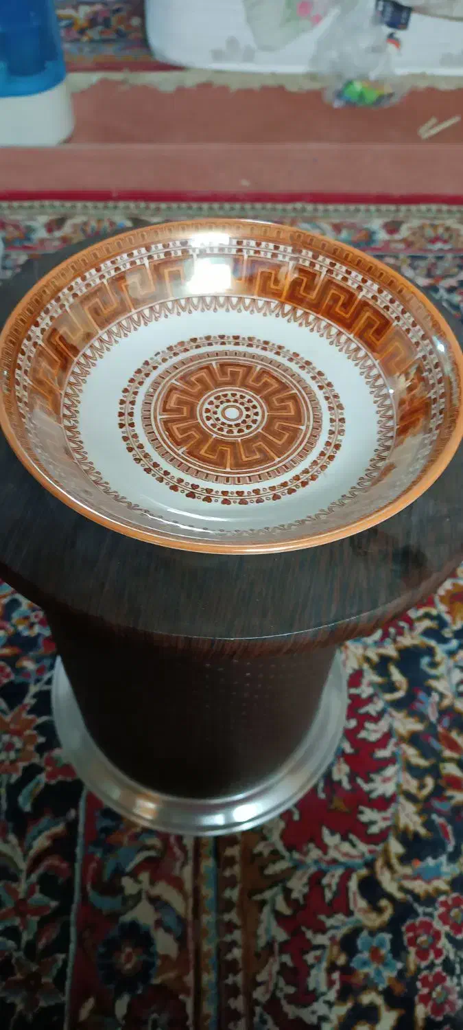 چینی قدیمی ویترینی زیبا|کلکسیون اشیاء عتیقه|اصفهان, شهرک کاوه|دیوار