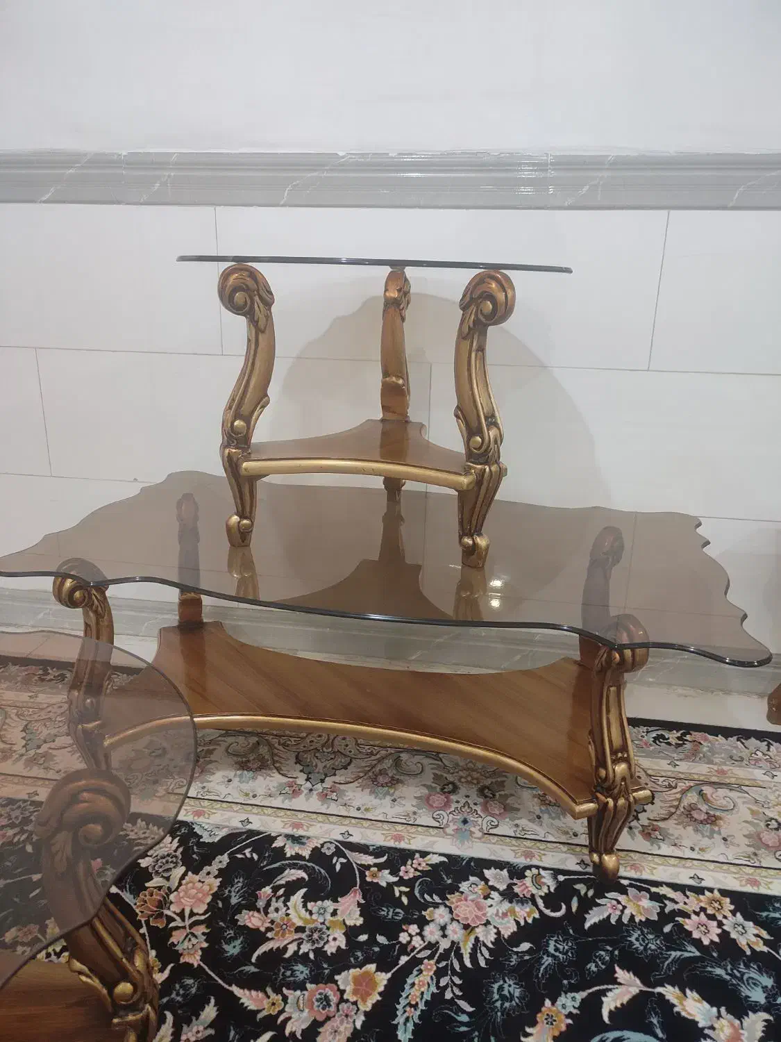 میز عسلی در حد نو جنس چوب راش|مبلمان خانگی و میز عسلی|معصومیه, |دیوار