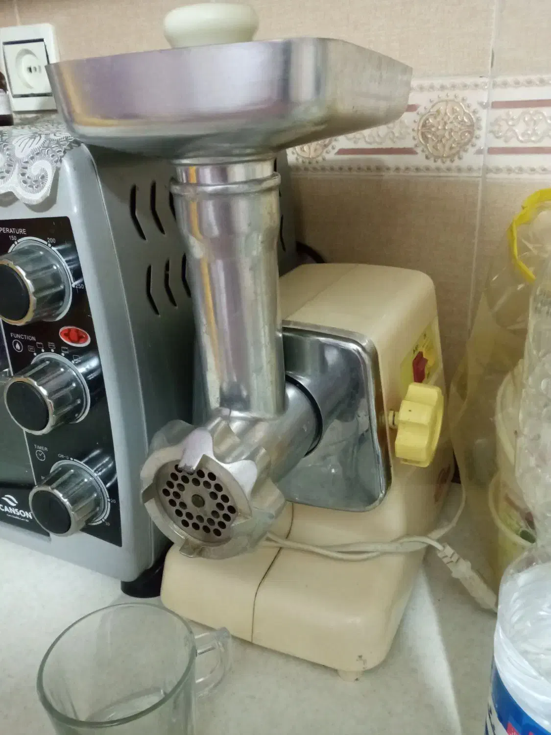 تعدادی ظروف آشپزخانه|ظروف سرو و پذیرایی|لاهیجان, خالو باغ|دیوار