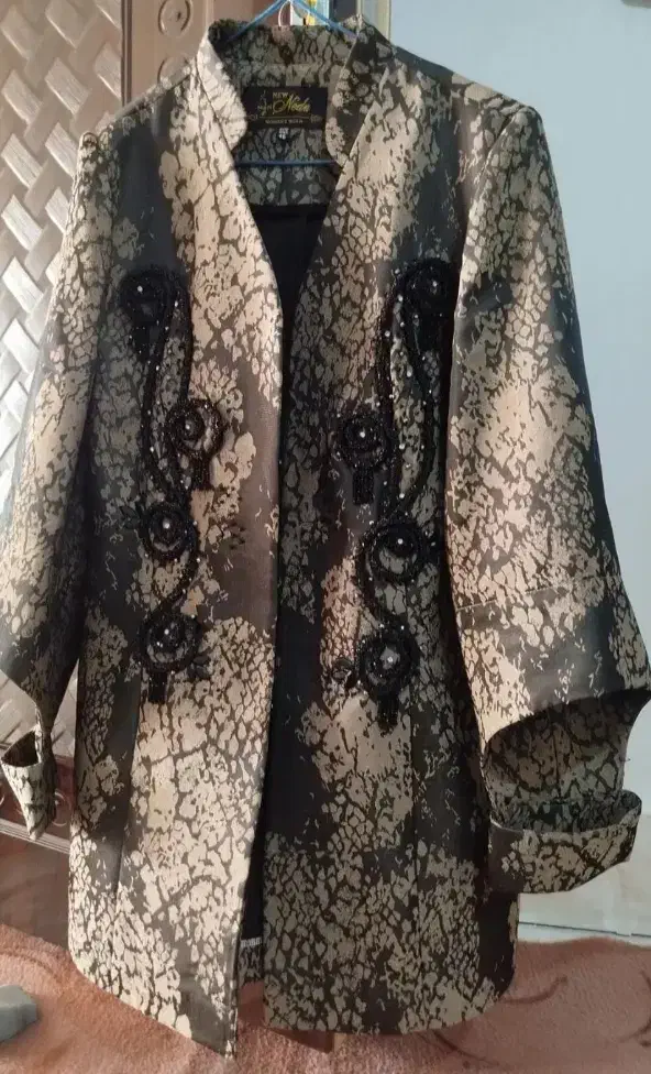 کت نو|لباس|خرمآباد, |دیوار