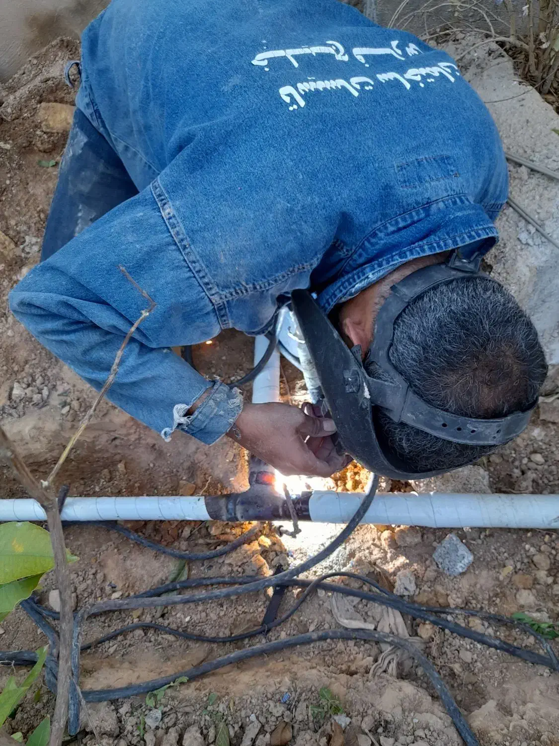 لوله کشی ساختمان گاز ، آب و فاضلاب ، برق|خدمات پیشه و مهارت|صدرا-فارس, فاز ۱|دیوار