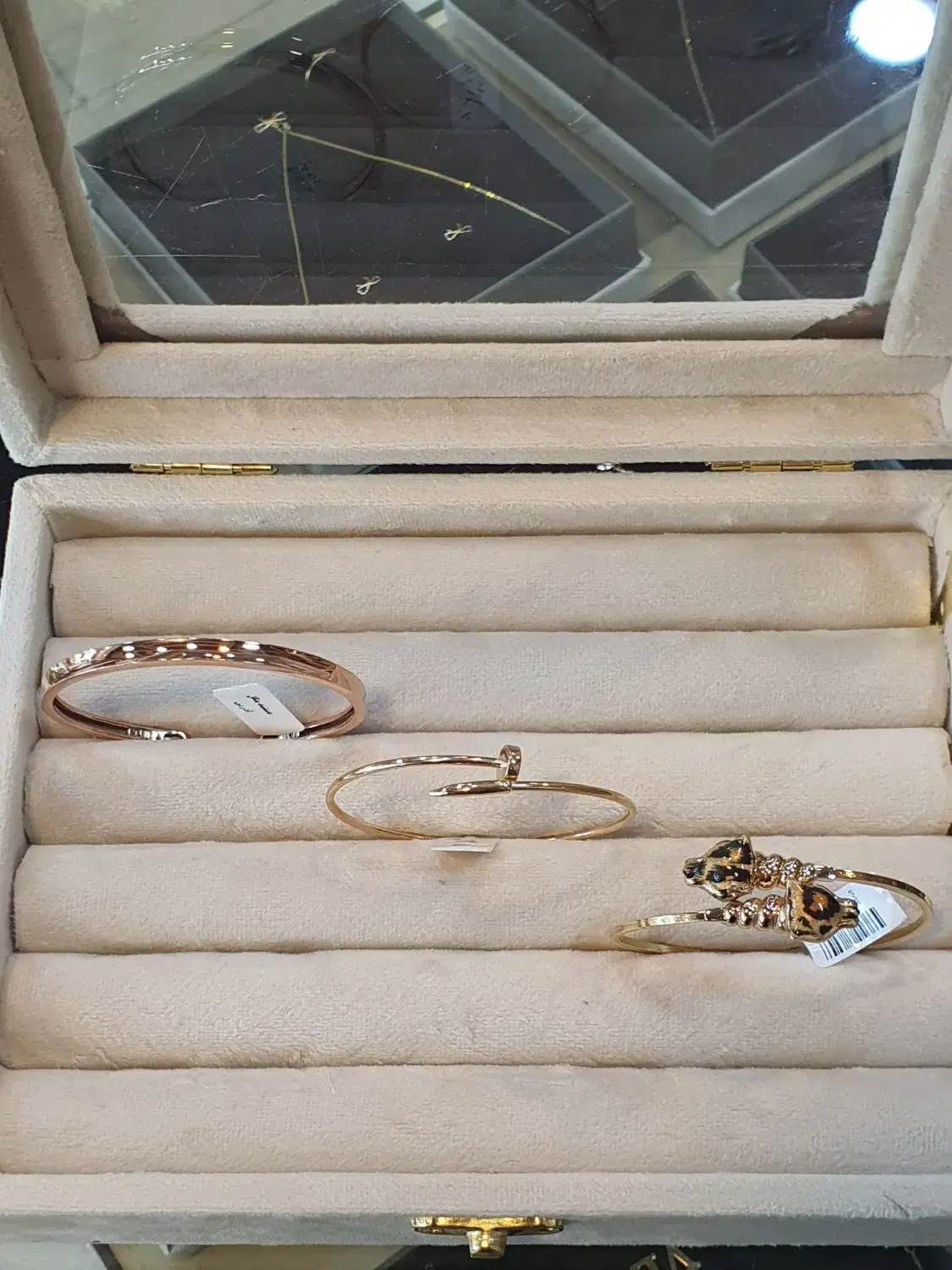 گالری اماتیس|جواهرات|کرمان, |دیوار