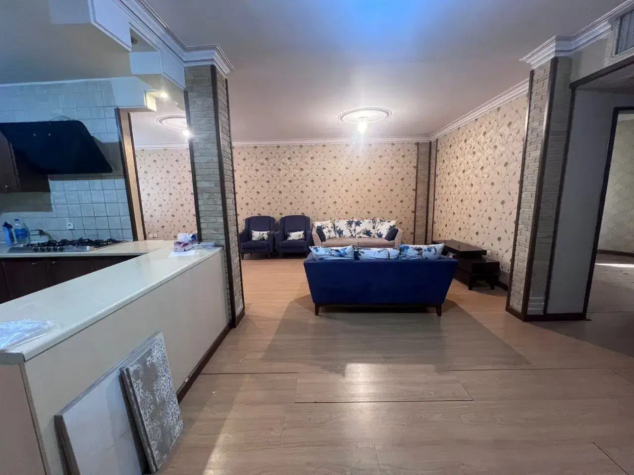 ونک  خیابان شاد ۱۰۰متر ۲خوابه