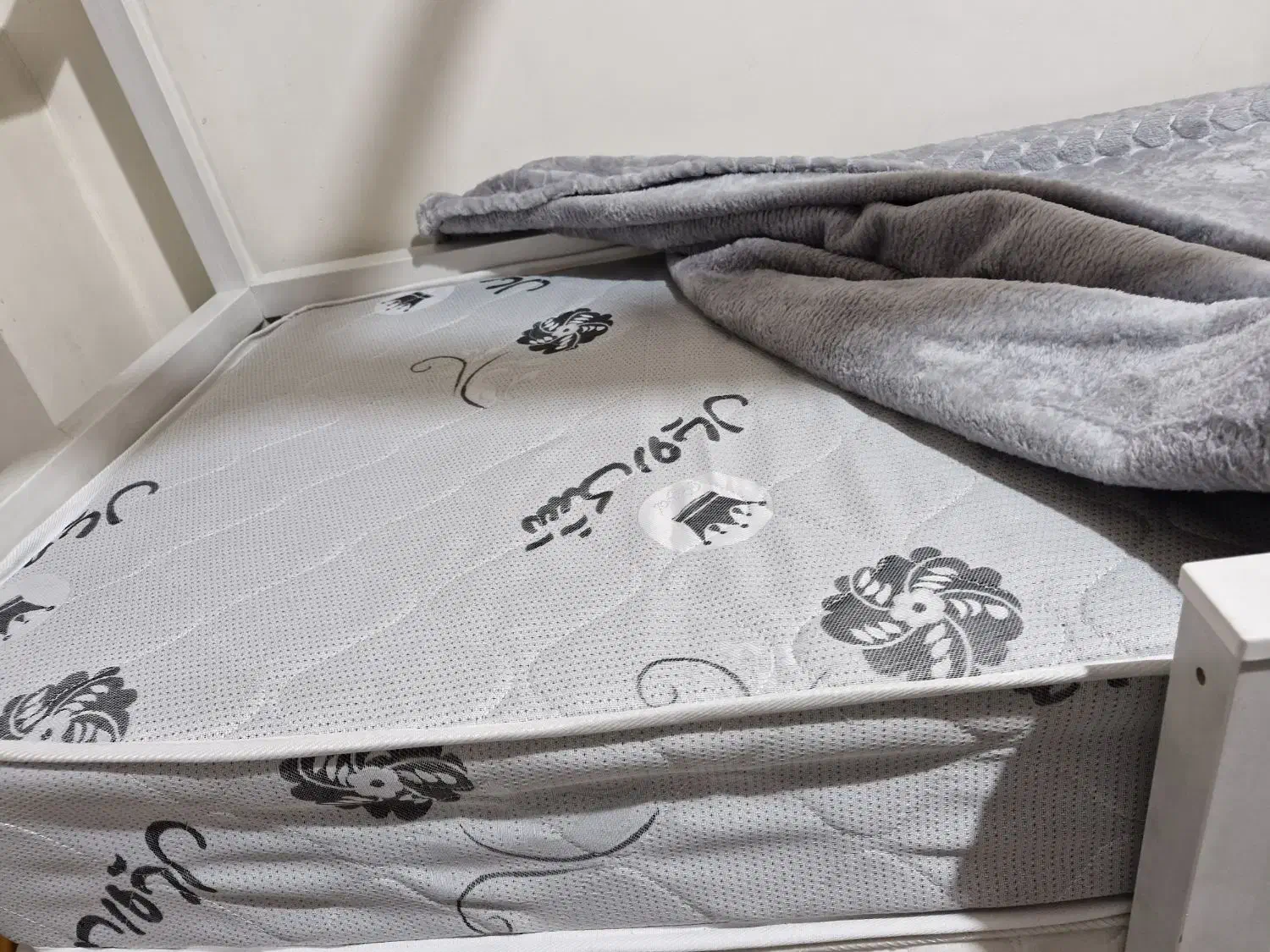 خوشخواب نوجوان رویال اصل کاملا سالم|تشک تختخواب|تهران, جوادیه|دیوار