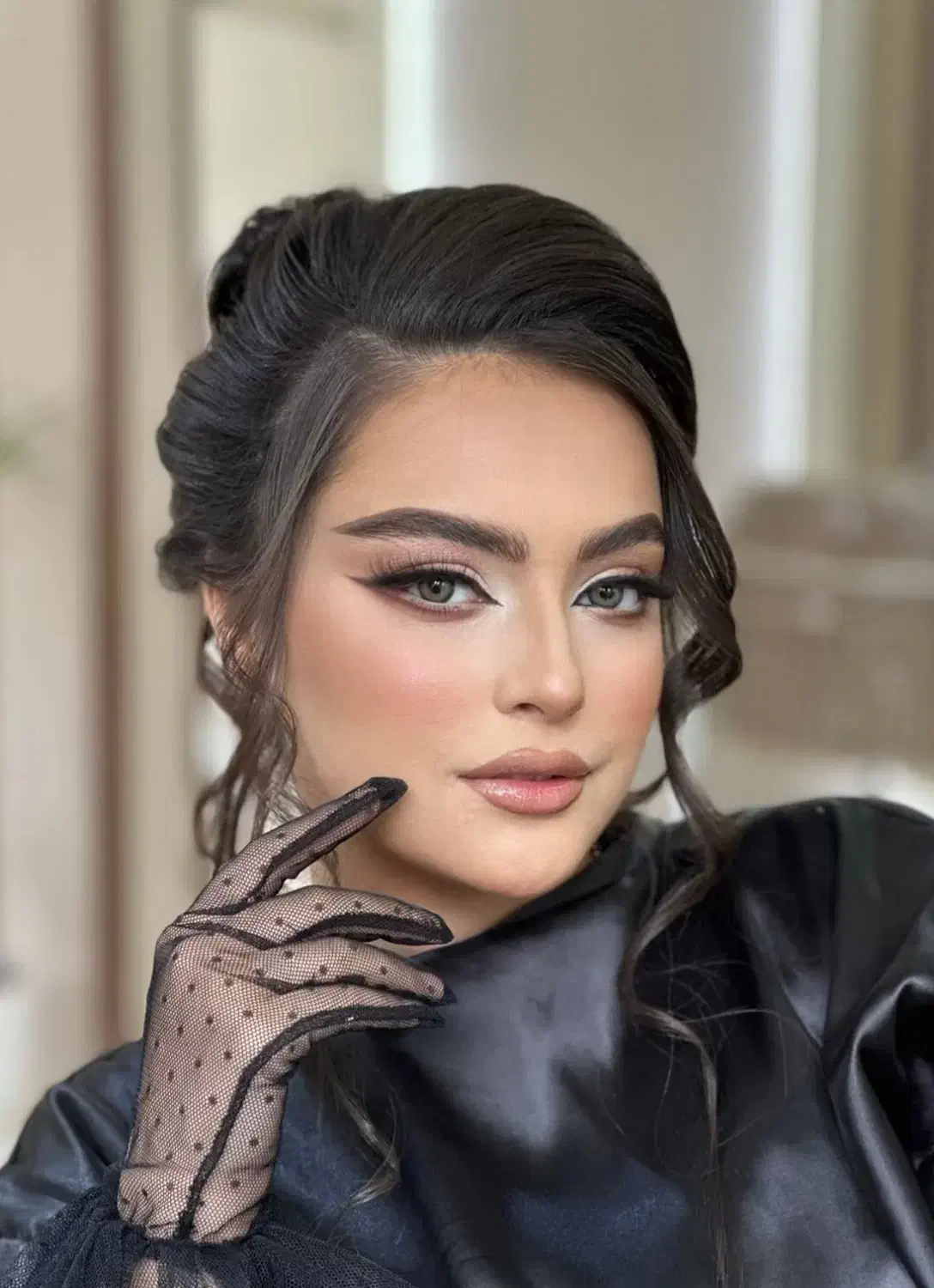 جشنواره میکاپ و شنیون و عروس یلدایی ۵۰ درصد تخفیف|خدمات آرایشگری و زیبایی|مشهد, رضاشهر|دیوار