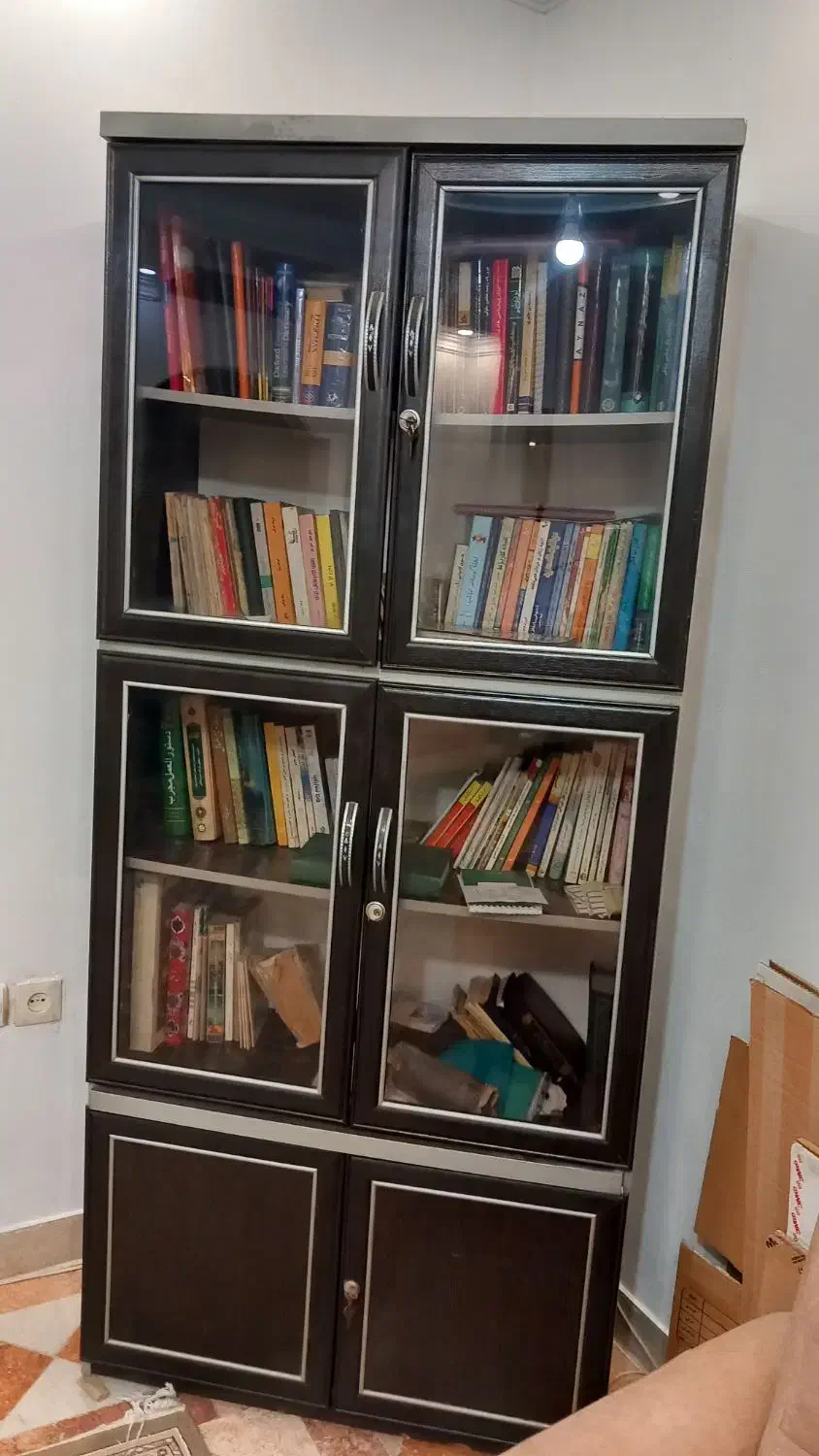 کتابخانه|کتابخانه، شلف، قفسه‌های دیواری|ری, دیلمان|دیوار