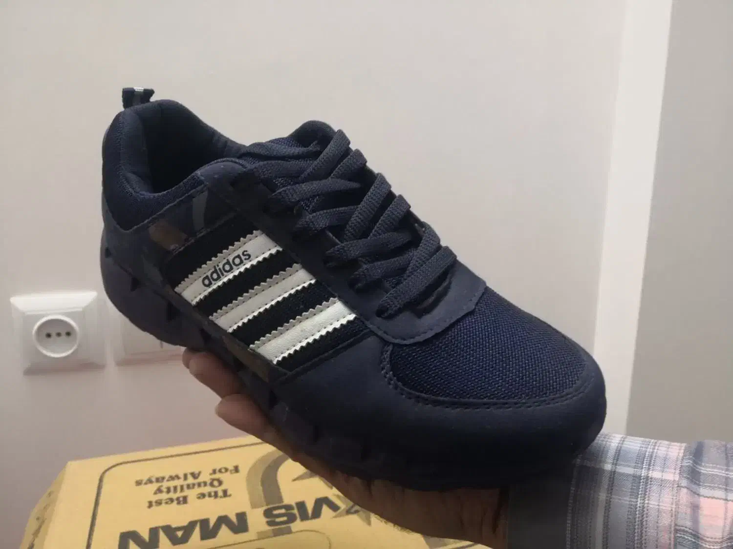 کفش آدیداس مردانه|کیف، کفش، کمربند|کاشان, باهنر|دیوار